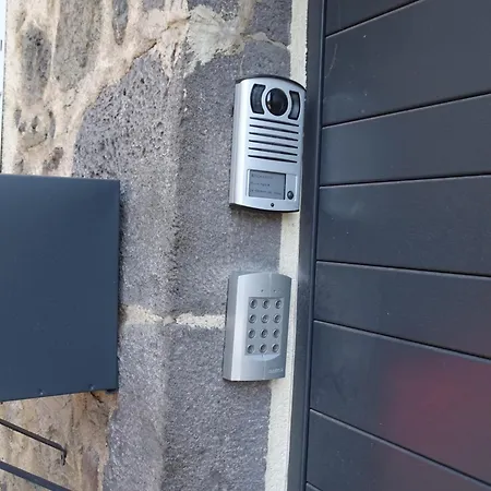La Maison De Jean Saint-Flour (Cantal)