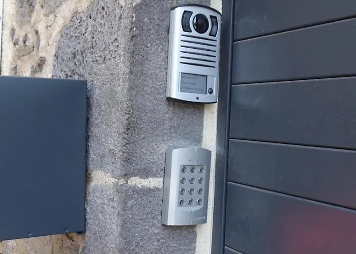 La Maison De Jean Saint-Flour (Cantal)